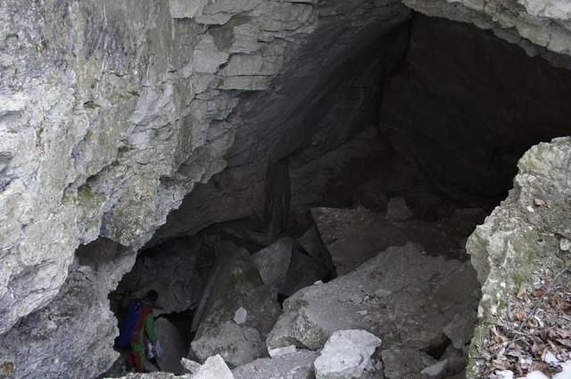 Закурьинская пещера