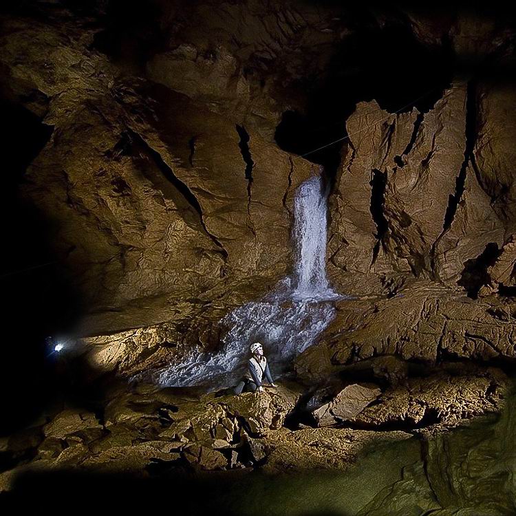 Пещера Мчишта