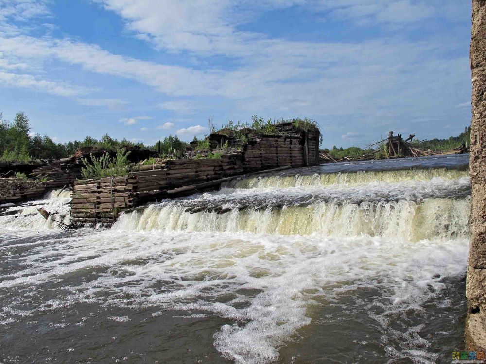 Никольская ГЭС на реке Великой