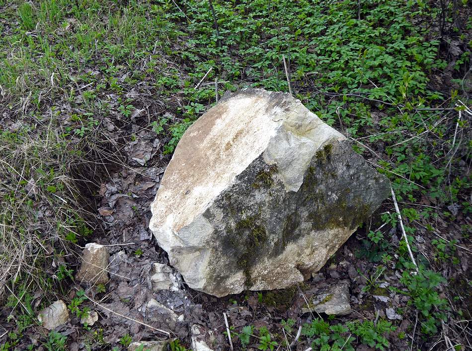 Загадочные чёрные камни в деревне Кожлаер