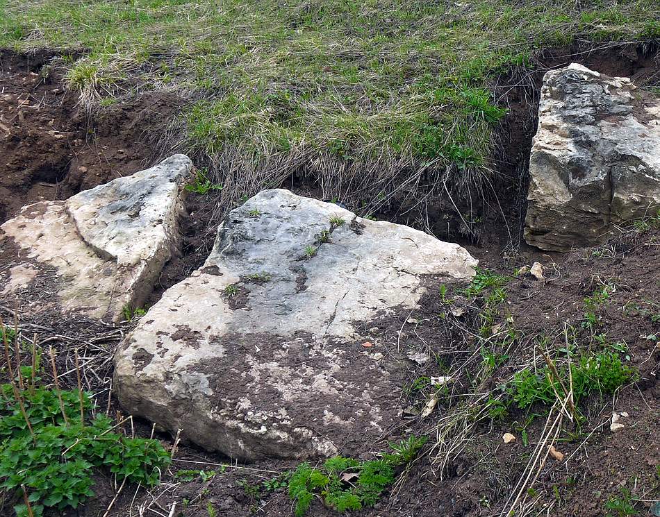 Загадочные чёрные камни в деревне Кожлаер