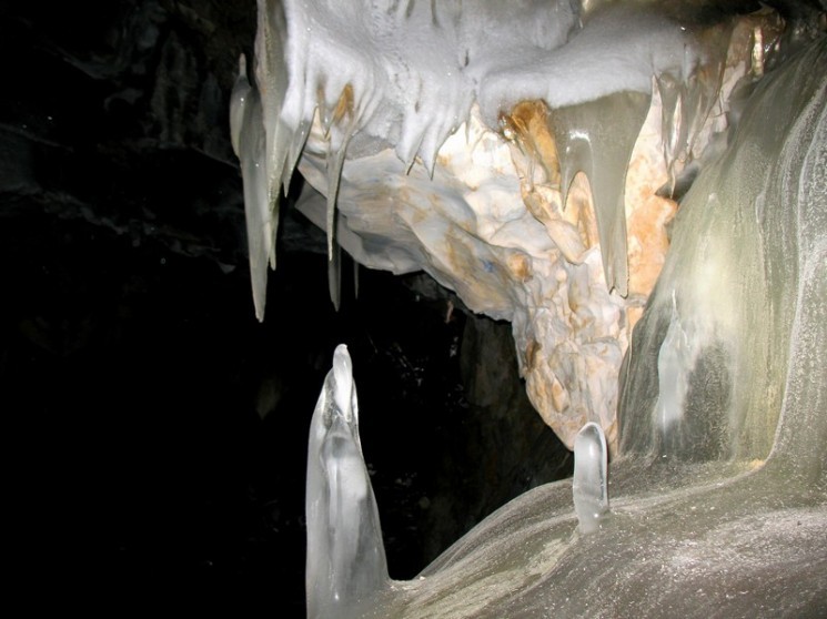 Пещеры Свердловской области