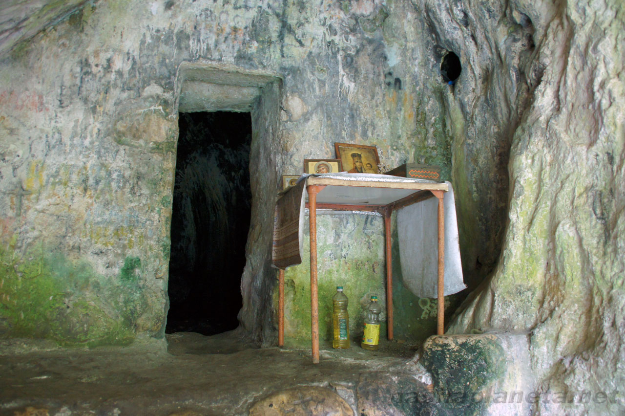 Пещера святого Ипатия