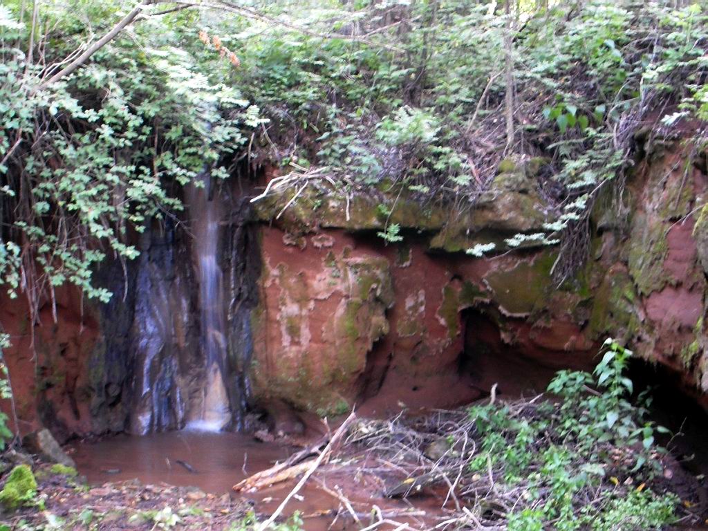 Природные достопримечательности кировской области. Водопад у деревни Помяловка. Куршино водопад. Водопад деревня Куршино.