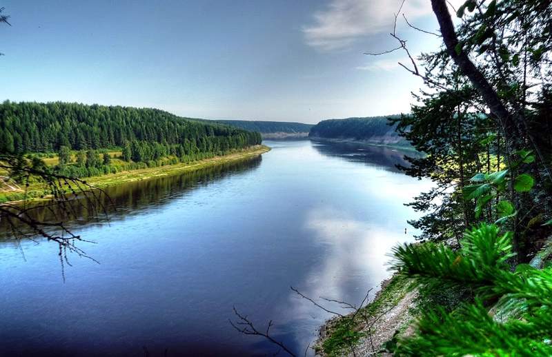 Река сухона вологодской. Река Сухона Вологодской области. Сухона река Шуйское. Самая длинная река в Вологодской области. Бассейн реки Сухона.