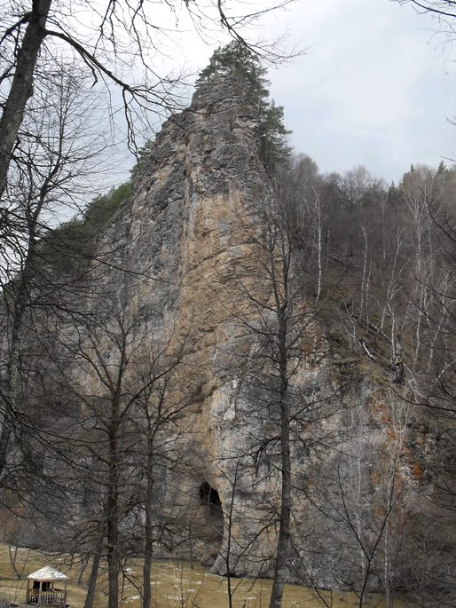 Скала Калим-ускан, пещера Салавата